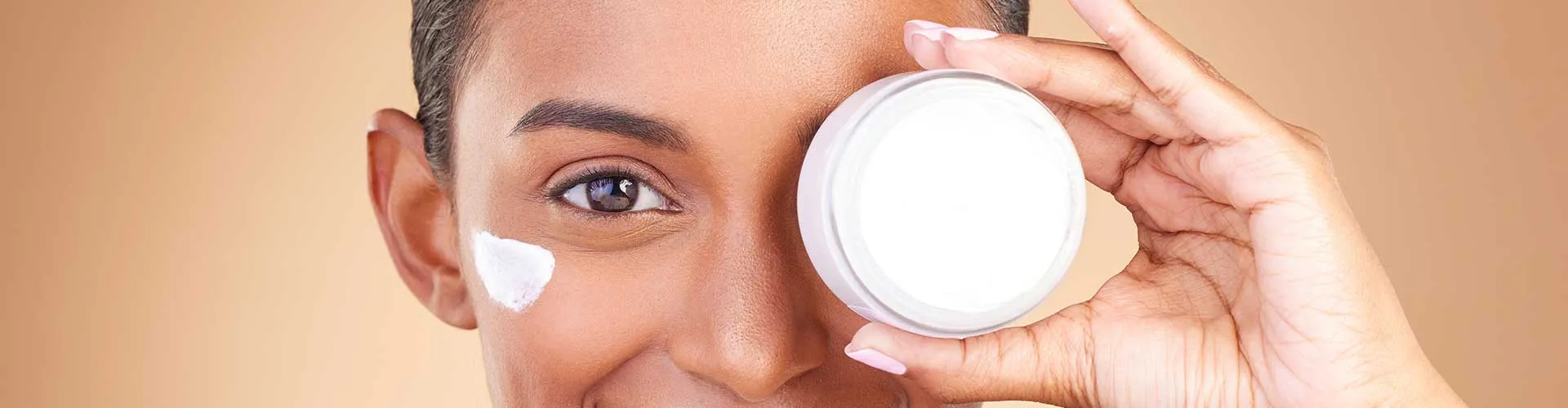 Vitiligo İçin Önerilen Tıbbi Kremler: Etkileri, Kullanım Şekilleri ve Bilimsel Dayanaklar